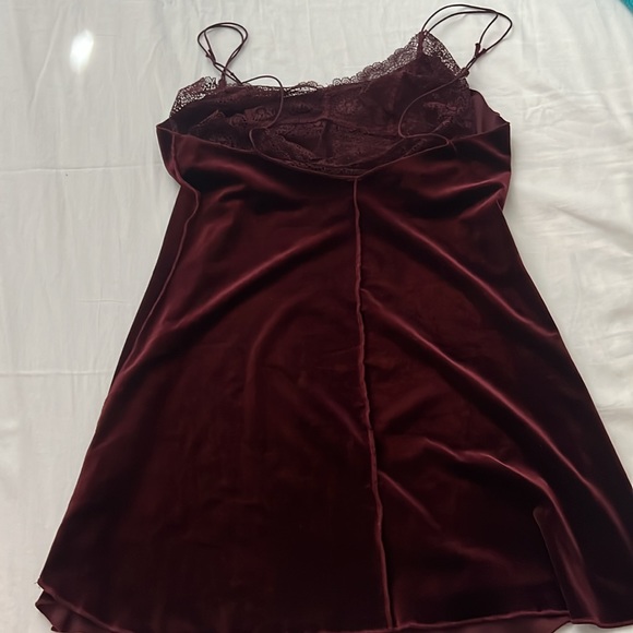 Velvet/velour dress - Picture 2 of 5